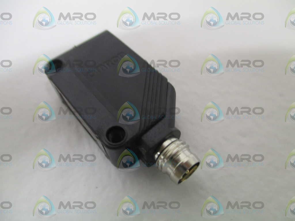 OMRON E3Z-B86 PHOTOELECTRIC SWITCH *NEW NO BOX*