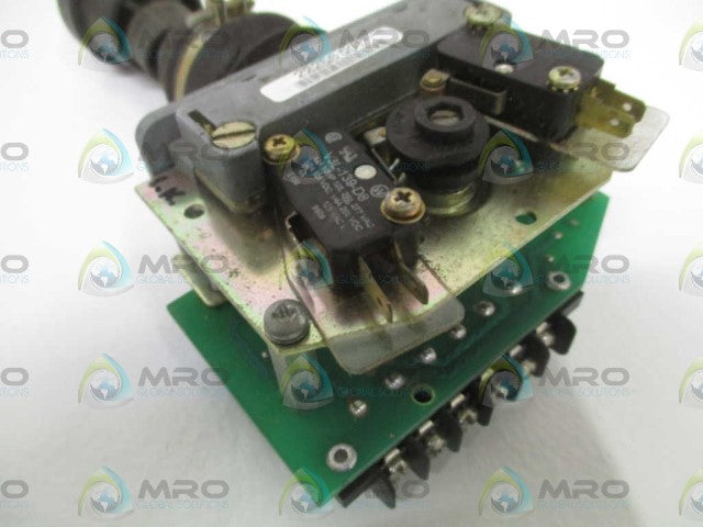 OEM CONTROLS MS4M7416 JOYSTICK 2-WAY ASSEMBLY *USED*