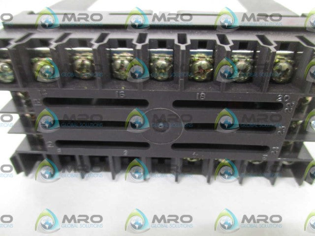 HONEYWELL DC150 221101220S98 TEMPERATURE CONTROLLER *NEW NO BOX*