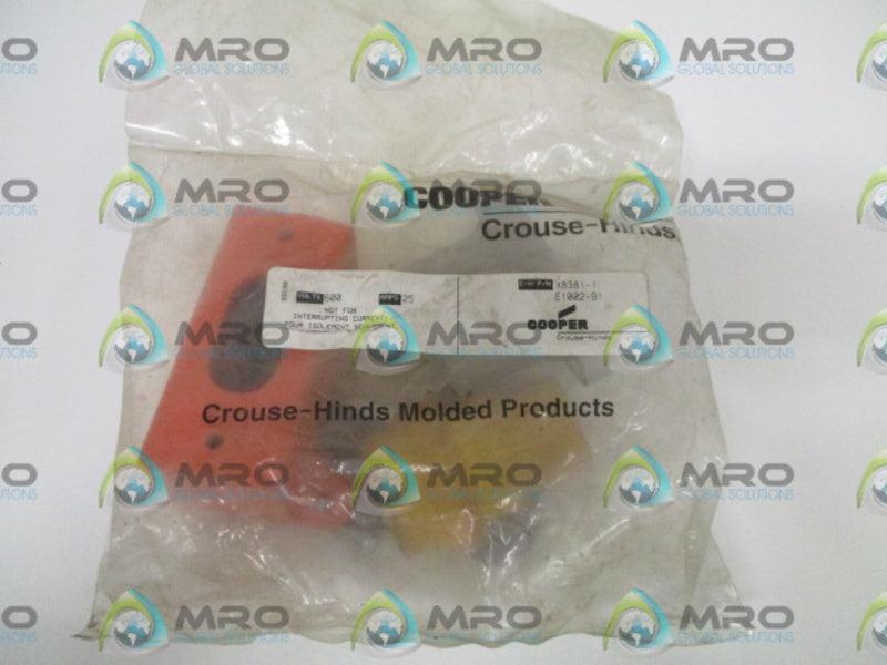 CROUSE-HINDS X8381-1 FLANGE RECEPTACLE W/ BASE * NEW IN FACTORY BAG *