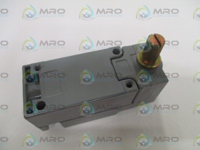 SQUARE D 9007C68T10Y203 SER. A LIMIT SWITCH *NEW NO BOX *