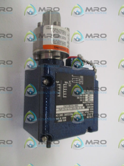 ITT 201P13C3 ADJUSTABLE PRESSURE SWITCH 200 TO 15000PSIG *NEW IN BOX*