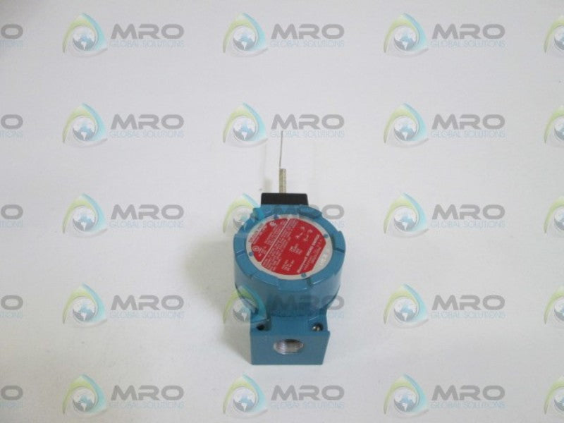 MICRO SWITCH LIMIT SWITCH LSXK3K-8A *NEW IN BOX*
