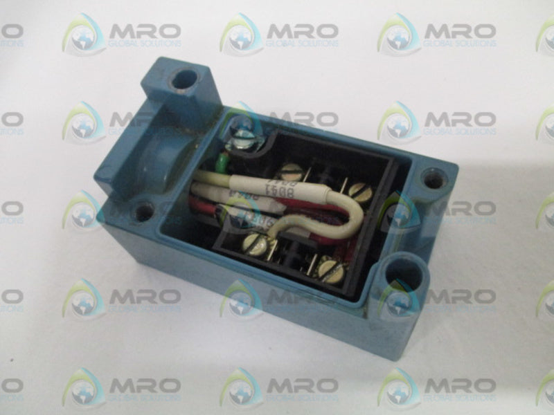 MICRO SWITCH MPB10 PHOTOELECTRIC BASE *USED *