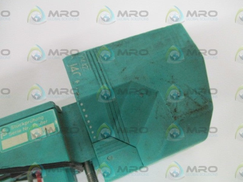 PEPPERL+FUCHS NJ40+W PROXIMITY SENSOR (AS PICTURED) *USED*