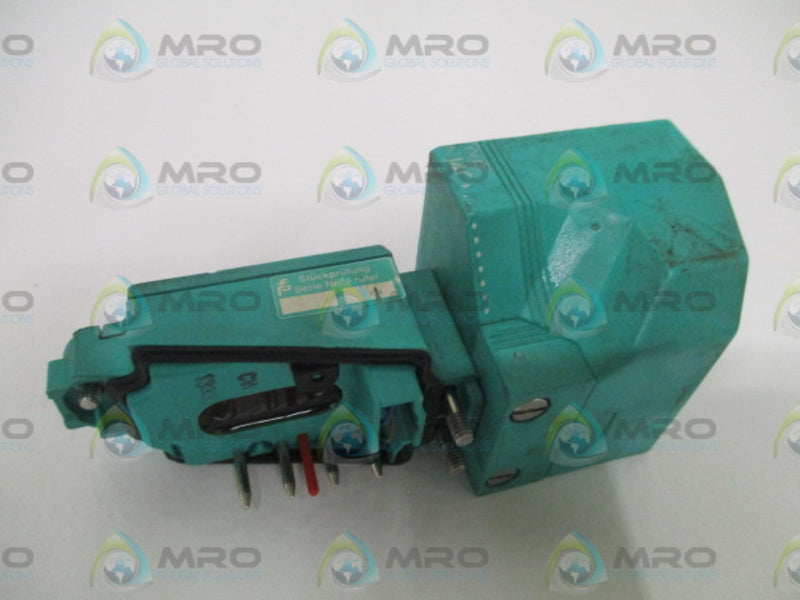 PEPPERL+FUCHS NJ40+W PROXIMITY SENSOR (AS PICTURED) *USED*
