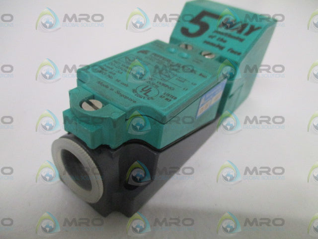 PEPPERL+FUCHS NJ40+U4+W INDUCTIVE SENSOR *USED*