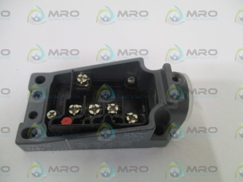 PEPPERL+FUCHS 08275S LIMIT SWITCH BASE *NEW NO BOX*