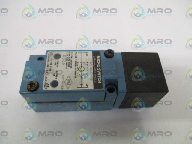 MICROSWITCH LYT01C-2S PROXIMITY SWITCH *NEW NO BOX*