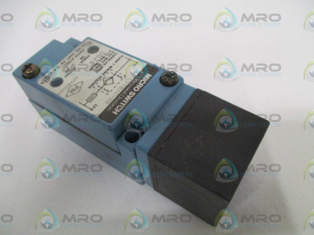 MICROSWITCH LYT01C-2S PROXIMITY SWITCH *NEW NO BOX*