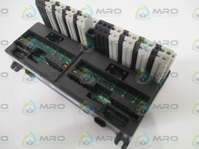GE FANUC IC670CHS002A I/O BASE 2 TIER BOX *USED*