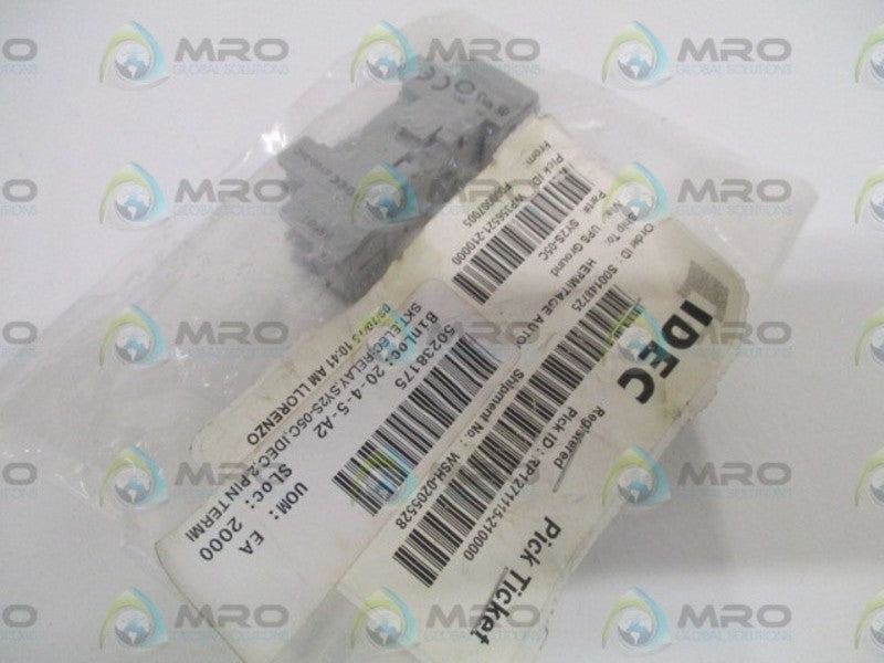 IDEC SY2S-05C FINGERSAFE SOCKET *NEW IN FACTORY BAG*