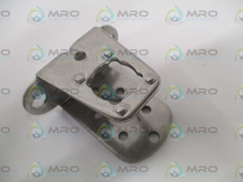 SWAGELOK R9GAH1207B BRACKET (AS PICTURED) *NEW NO BOX*