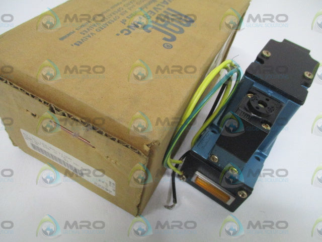 MAC 6211C-122-PM-111DA SOLENOID VALVE *NEW IN BOX*