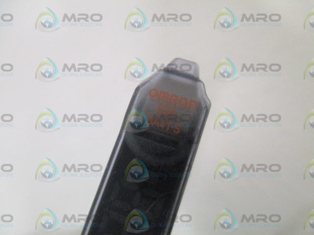 OMRON E3X-DA41-S PHOTOELECTRIC FIBER OPTIC SENSOR *USED*