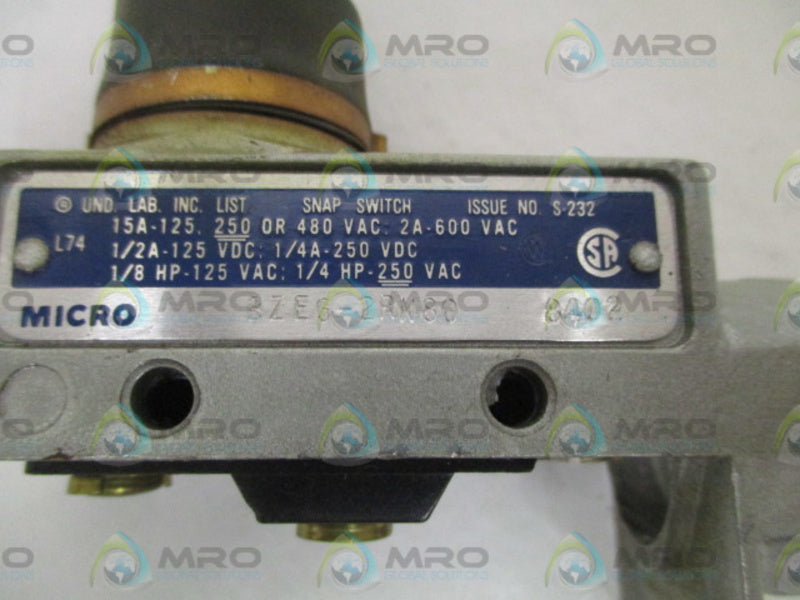 MICRO SWITCH BZE6-2RN80 (GREY)(MISSING BASE) *NEW NO BOX*