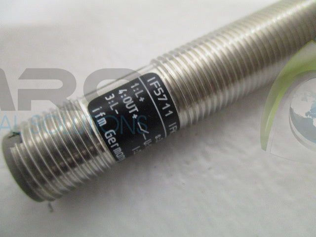 IFM EFECTOR IF5711 INDUCTIVE PROXIMITY SENSOR *NEW IN BOX*