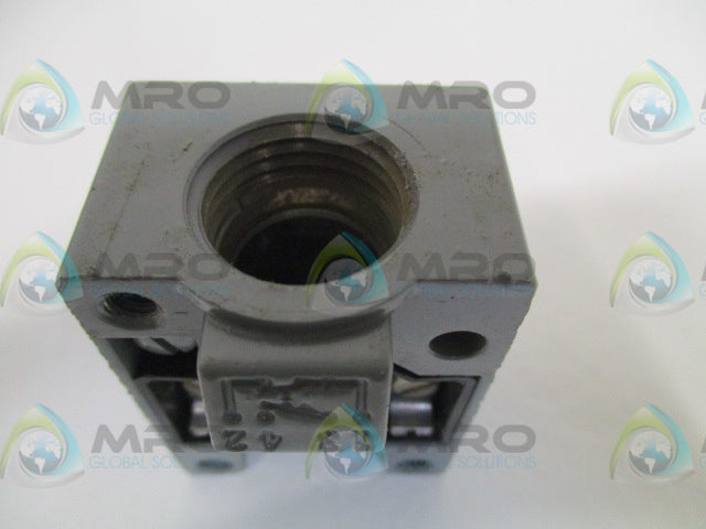 SQUARE D 9007-CT-52 LIMIT SWITCH RECEPTACLE *USED*
