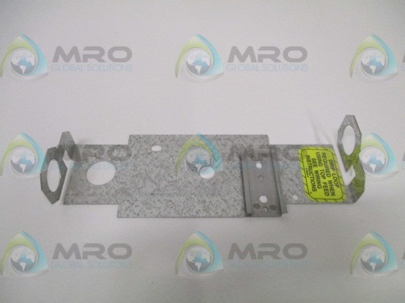 INDUSTRIAL MRO D-56990-01 BRACKET *NEW NO BOX*