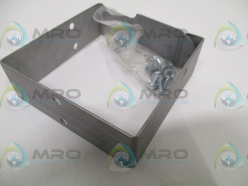INDUSTRIAL MRO 022-008-04-03 WIREWAY ADAPTER *NEW NO BOX*