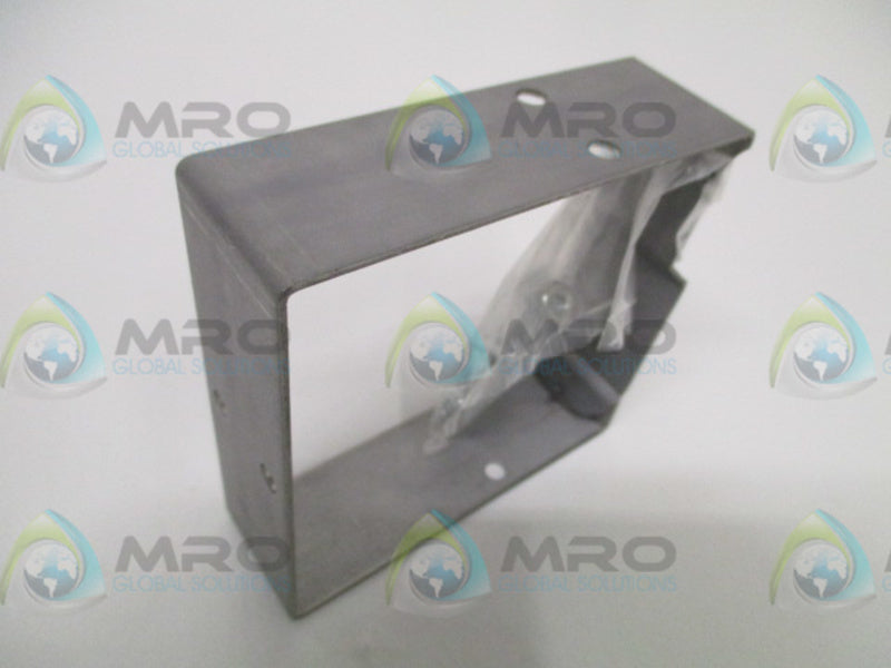 INDUSTRIAL MRO 022-008-04-03 WIREWAY ADAPTER *NEW NO BOX*