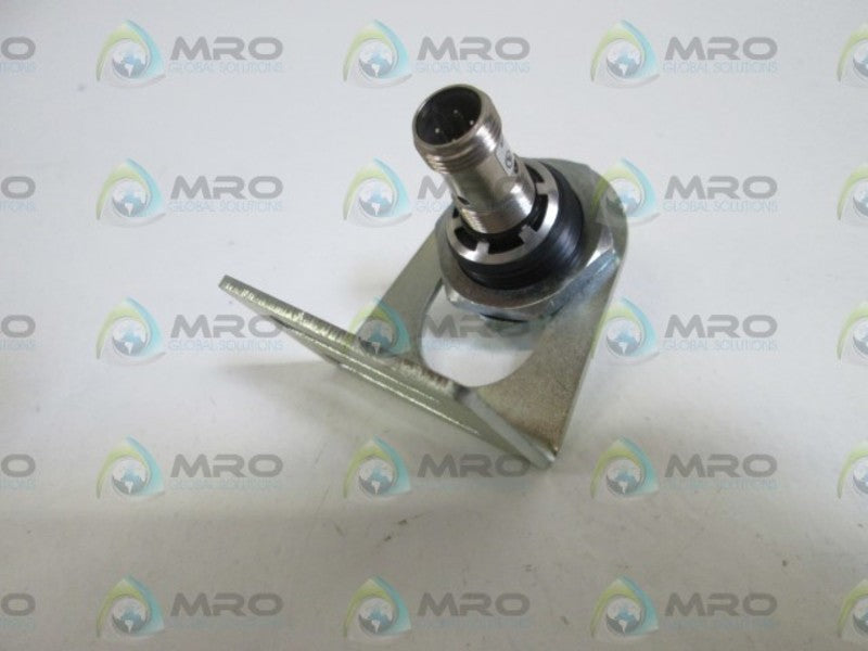 BAUMER INDUCTIVE SENSOR IFRM 12N1701/S14L  UNMP