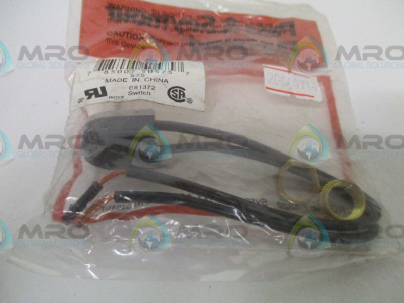 PASS & SEYMOUR 575 PUSH BUTTON CANOPY SWITCH *NEW IN FACTORY BAG*