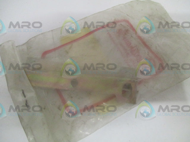 ROBERTSHAW 4590-011 TYPE #3 MOUNTING BRACKET *NEW IN FACTORY BAG*