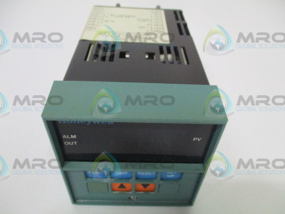 HONEYWELL UDC2000 MINI-PRO DC2005-1-0000-00FM-00-0111 TEMP (REPAIRED) *USED*