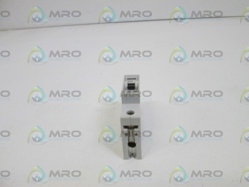 SIEMENS 5SX2108-7 CIRCUIT BREAKER 8A *USED*