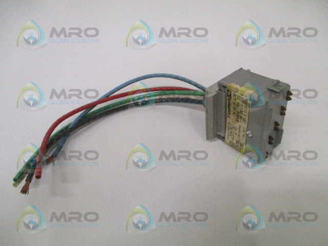 WIREMOLD T30-277 CONNECTOR CHAN-L-WIRE (AS PICTURED) *USED*