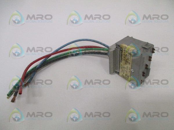 WIREMOLD T30-277 CONNECTOR CHAN-L-WIRE (AS PICTURED) *USED