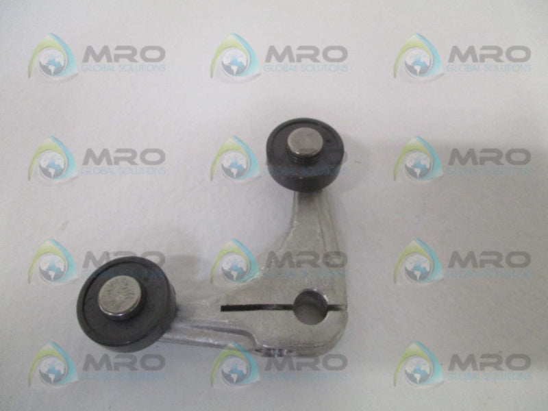 MICRO SWITCH 6PA102 YOKE NYLON ROLLER FORK ARM UNMP