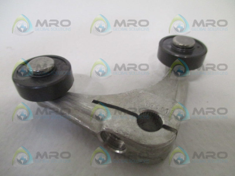 MICRO SWITCH 6PA102 YOKE NYLON ROLLER FORK ARM UNMP