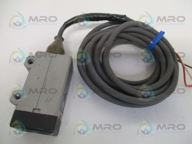 MICRO SWITCH FE3-DA6-M PHOTOELECTRIC SENSOR SWITCH (GREY)  UNMP