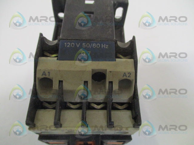TELEMECANIQUE CA2DN22G7 CONTROL RELAY 120V *USED*