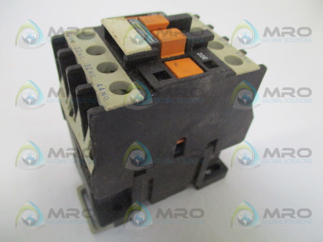 TELEMECANIQUE CA2DN22G7 CONTROL RELAY 120V *USED*