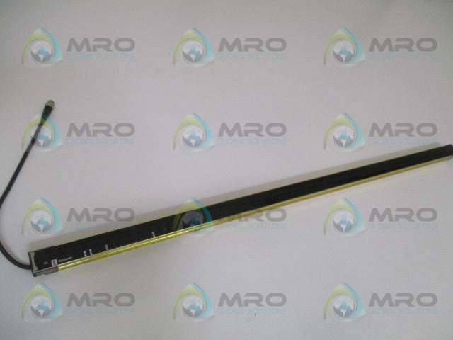 OMRON STI F3SJ-A0905P20-D (MISSING ACCESSORIES) *NEW NO BOX*