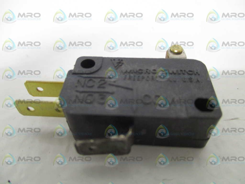 MICROSWITCH V7-1C13D8-201 BASIC ROLLER SWITCH *NEW NO BOX*