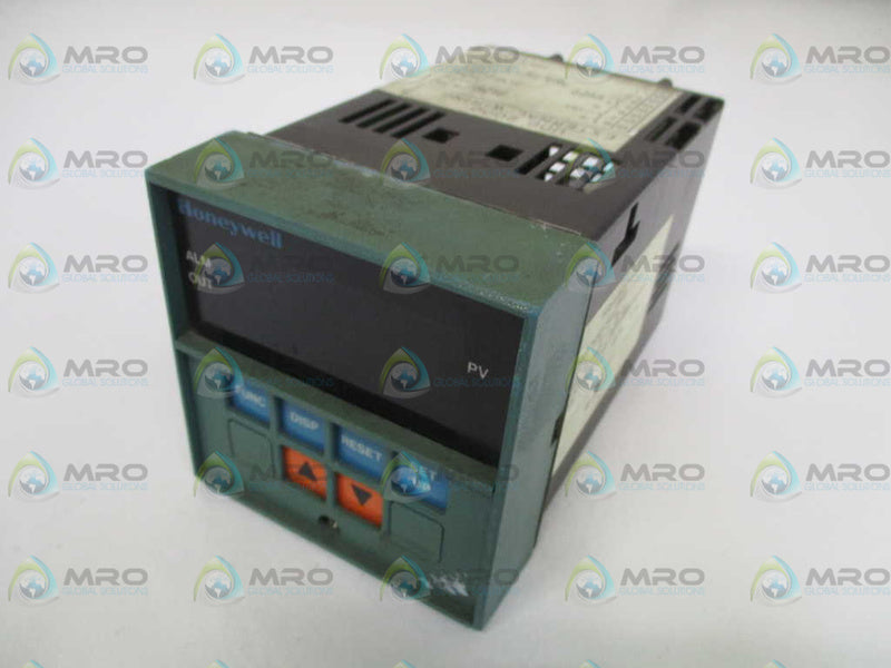 HONEYWELL UDC2000 MINI-PRO DC2003-2-0000-0000-00-0111 TEMP. CONTROLLER *USED*