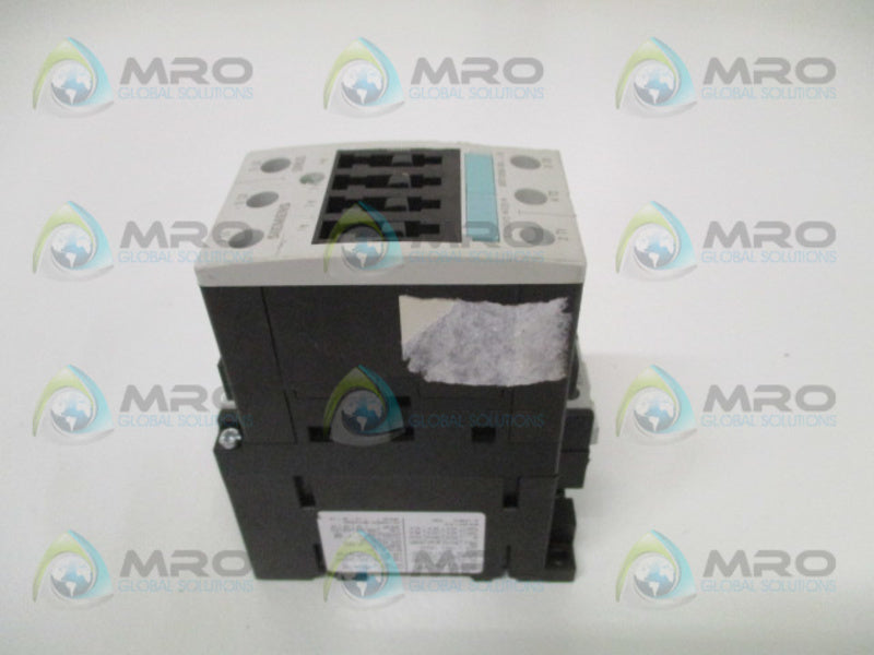SIEMENS 3RT1035-1BB40 CONTACTOR 24VDC (AS PICTURED) *USED*