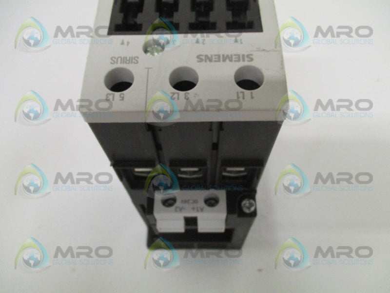 SIEMENS 3RT1035-1BB40 CONTACTOR 24VDC (AS PICTURED) *USED*