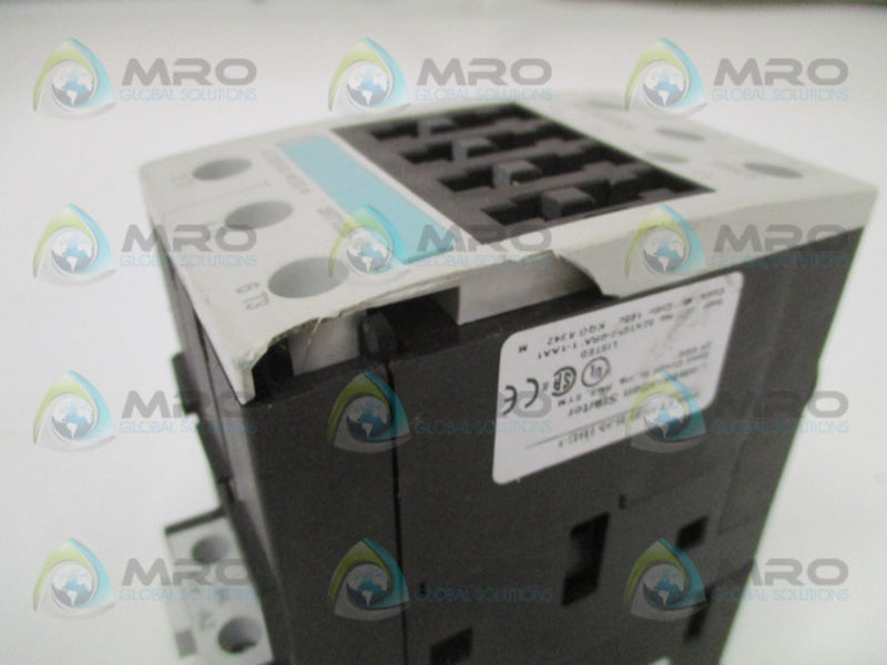 SIEMENS 3RT1035-1BB40 CONTACTOR 24VDC (AS PICTURED) *USED*