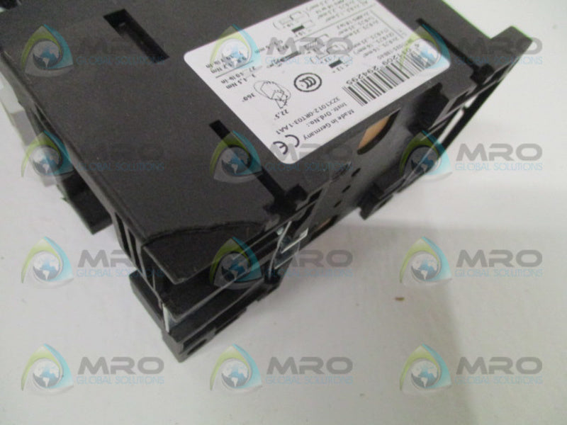 SIEMENS 3RT1035-1BB40 CONTACTOR 24VDC (AS PICTURED) *USED*
