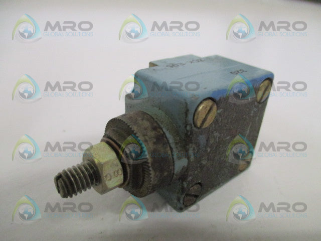 TELEMECANIQUE ZCK-E05 OPERATING HEAD FOR LIMIT SWITCH *USED*