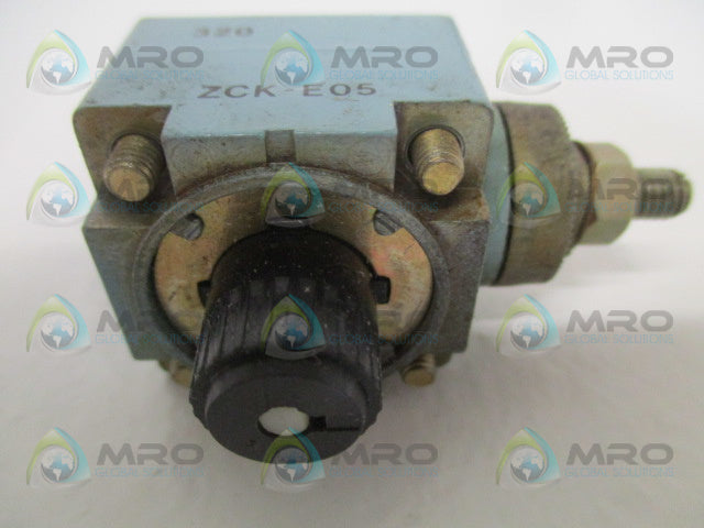 TELEMECANIQUE ZCK-E05 OPERATING HEAD FOR LIMIT SWITCH *USED*
