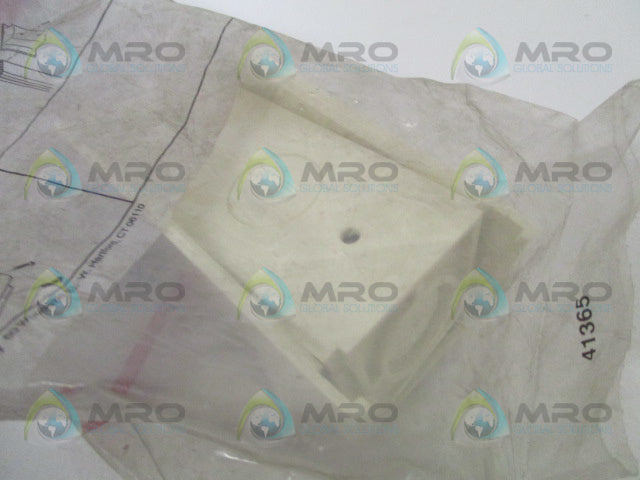 WIREMOLD NM2010A END FEED FITTING *NEW IN FACTORY BAG*