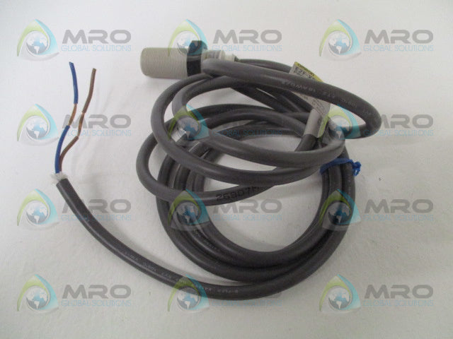OMRON E2F-X5Y1-53US PROXIMITY SWITCH (MISSING ACCESSORIES) *NEW NO BOX*