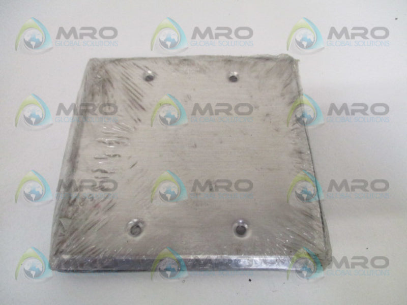 THOMAS & BETTS SP411-G TWO-GANG BLANK COVER NSMP