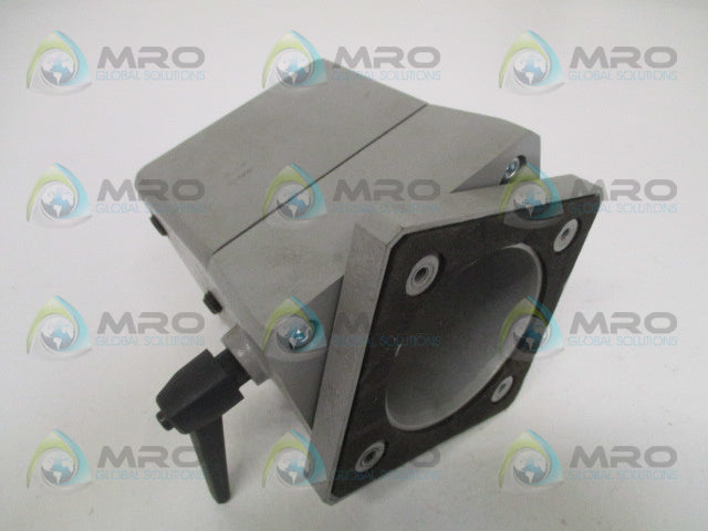 HOFFMAN C-CS8FC FLANGE COUPLING *NEW NO BOX*